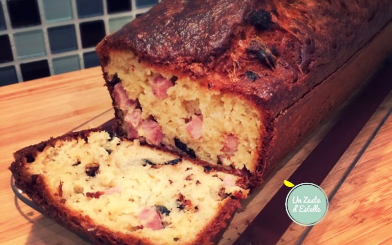 Cake au jambon, aux olives et au chèvre