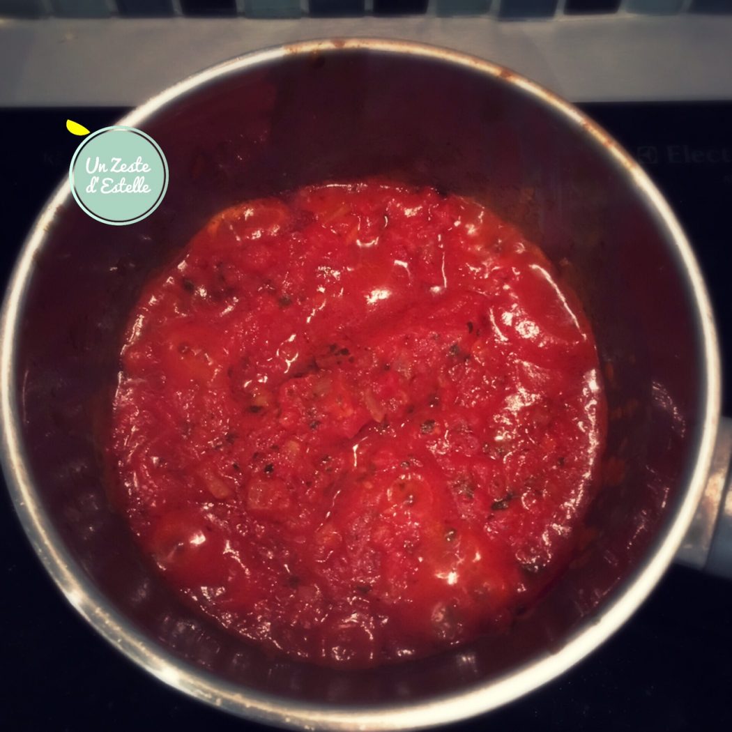 la sauce tomate qui mijote