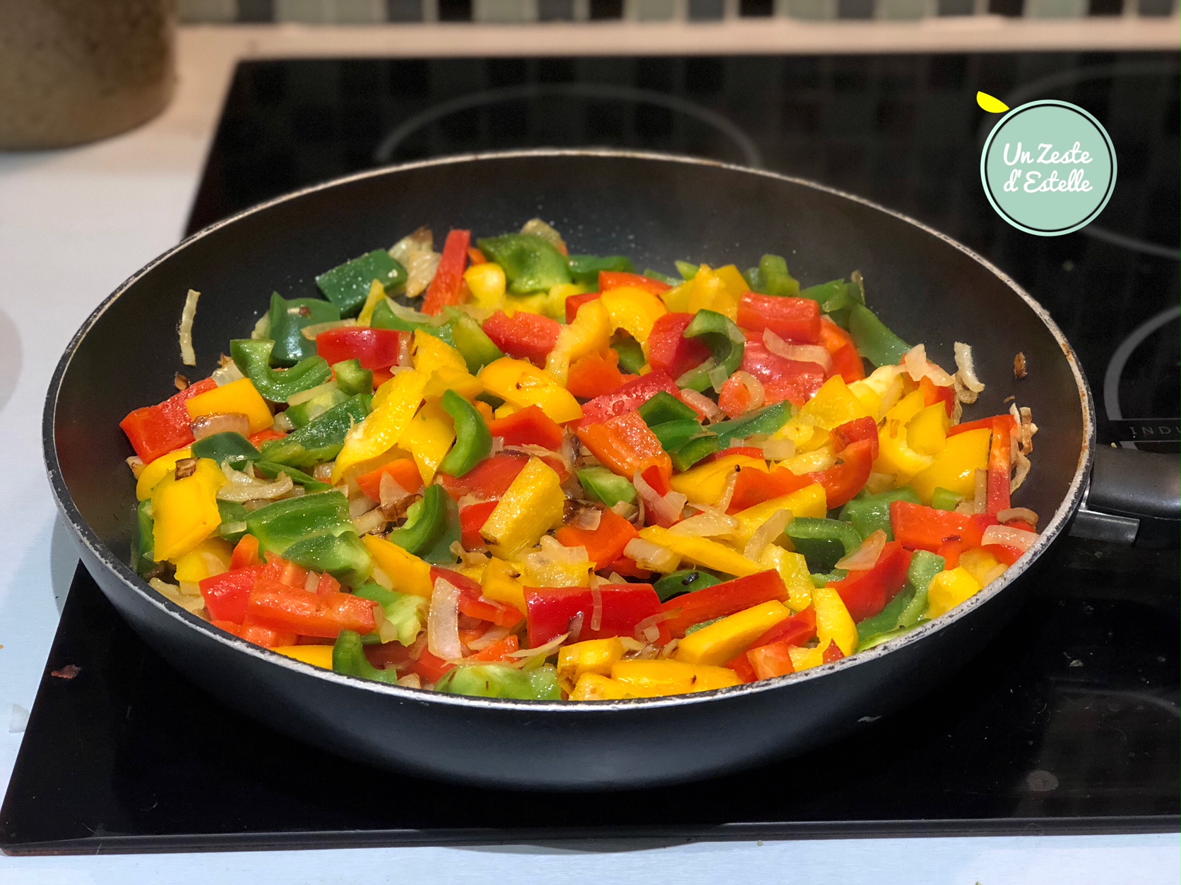 Poêlée de poulet et poivrons légère - Un Zeste d'Estelle