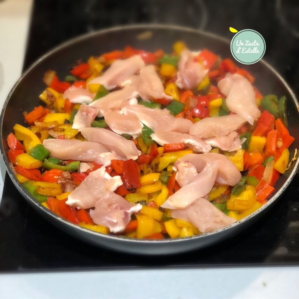 Poêlée de poulet et poivrons légère - Un Zeste d'Estelle