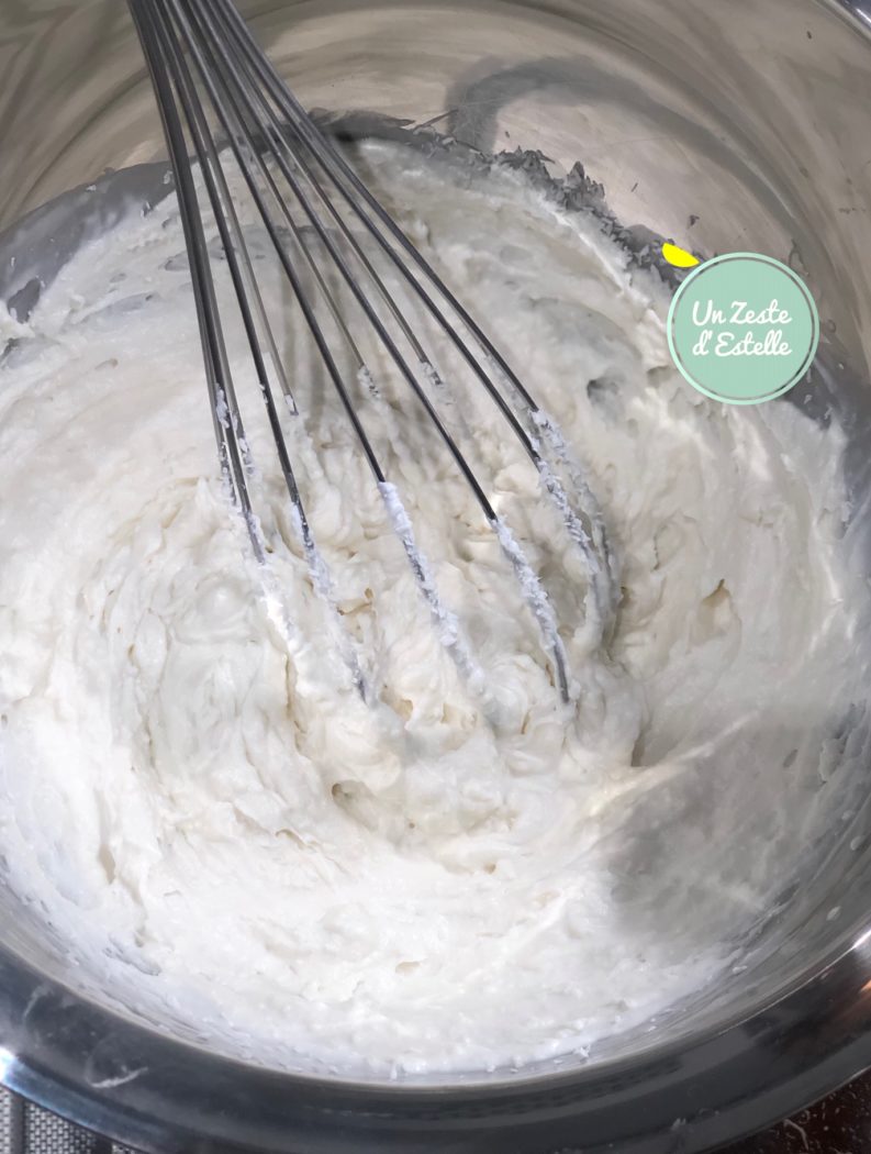 Quand c’est terminé, placez votre chantilly au frigo pendant une heure pour bien la figer.